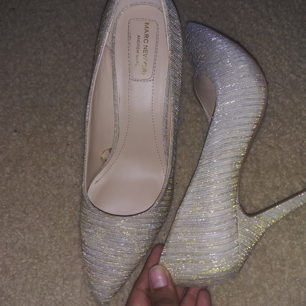 Pointed toe heels
